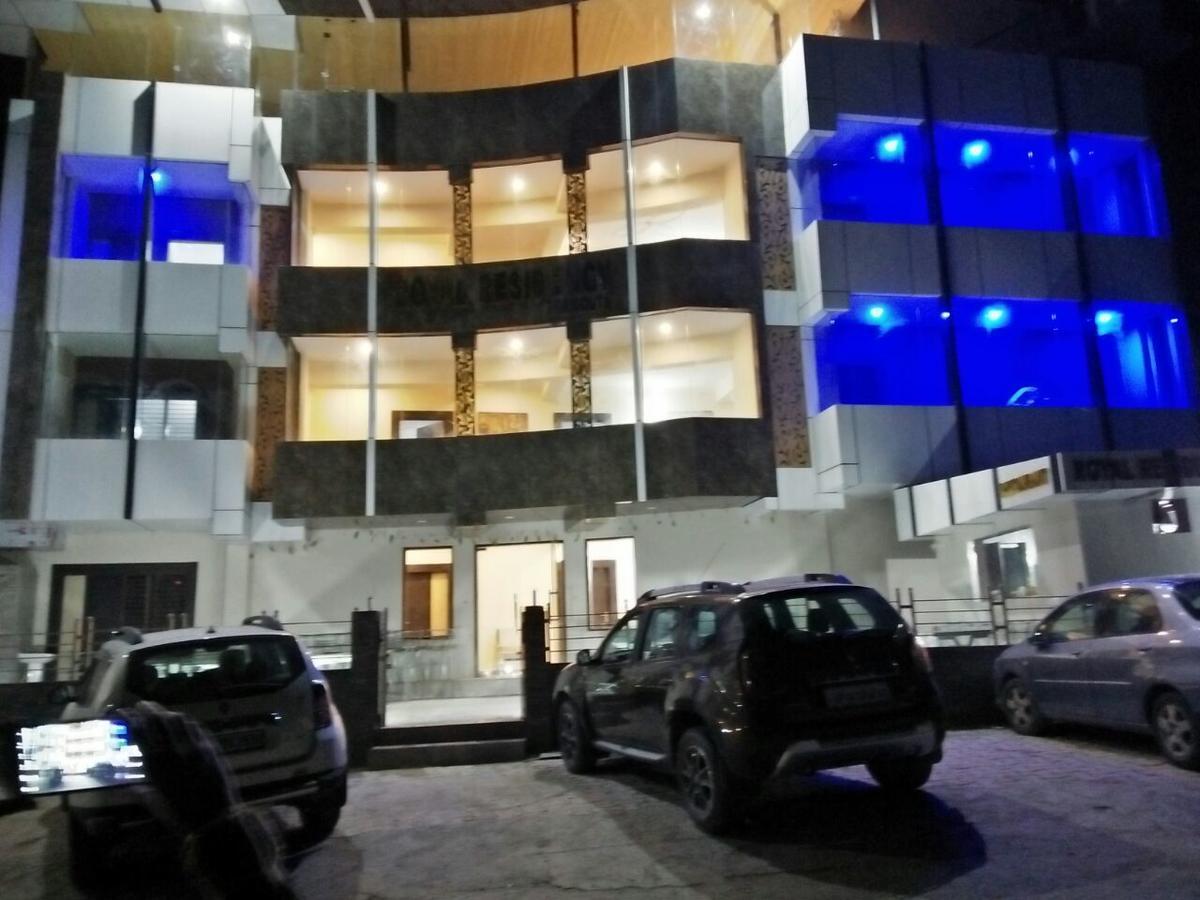 Oyo 11877 Royal Residency Hotel New Tehri Bilik gambar
